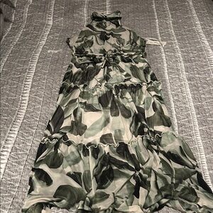 Elegant Green Leaf Maxi Dress